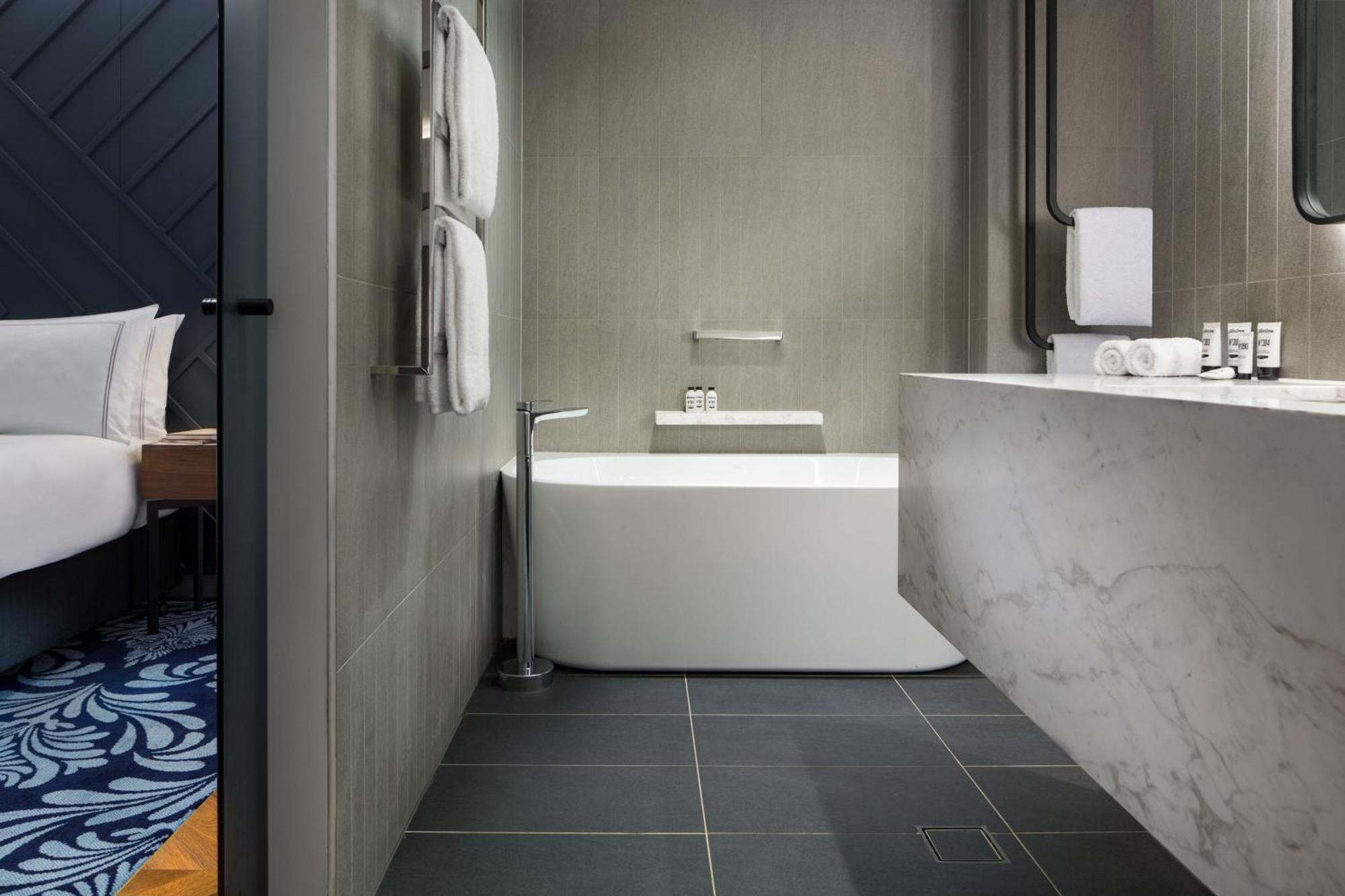 Hotel West Sydney, Curio Collection By Hilton